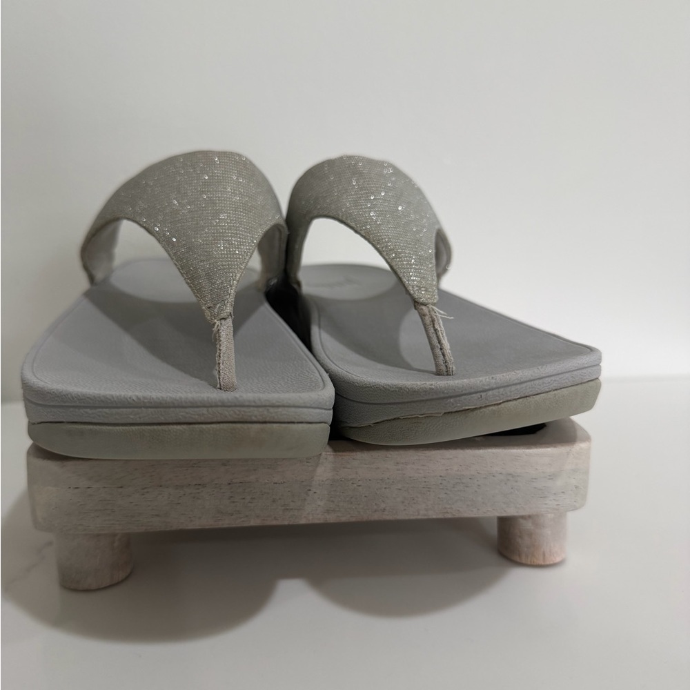 Fitflop  Size 7 Lulu Shimmerlux Womens Sandal Silver Toe Post Slip-On - Picture 6 of 10